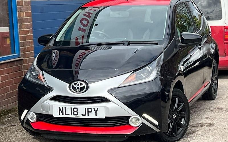 Used Toyota Aygo x-press 69 HP (50 kW) 2018 Black Hatchback
