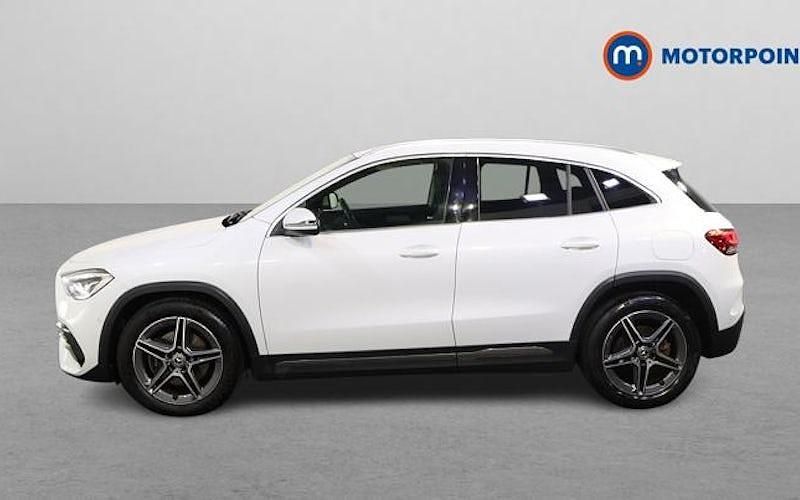 Used Mercedes GLA200 Executive 163 HP (119 kW) 2022 White SUV