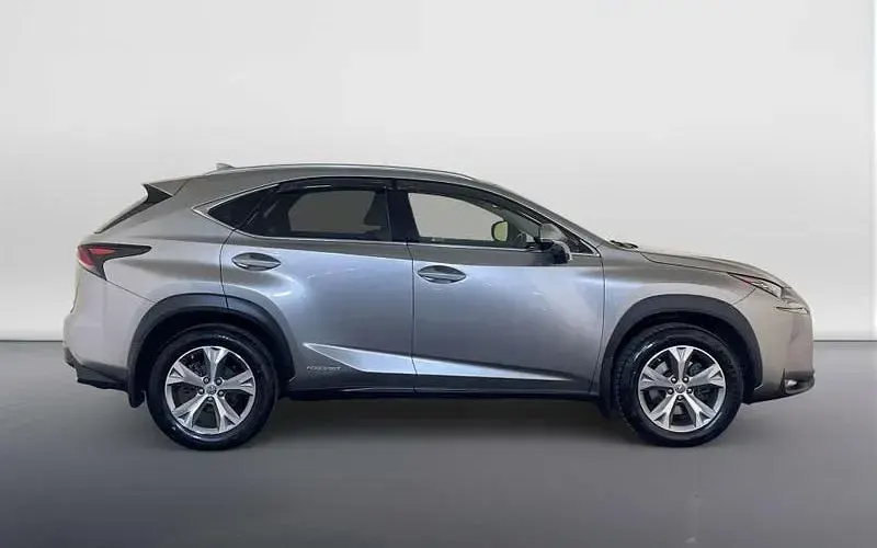 Used Lexus NX300h 197 HP (144 kW) 2017 Silver SUV