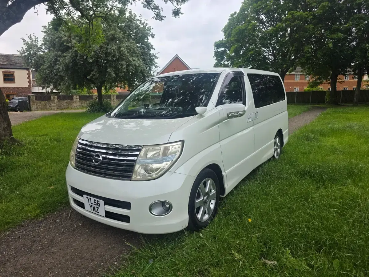Used Nissan Elgrand 2022 White MPV