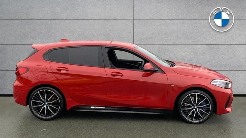 Used BMW 118 M Sport 134 HP (98 kW) 2023 Red Hatchback