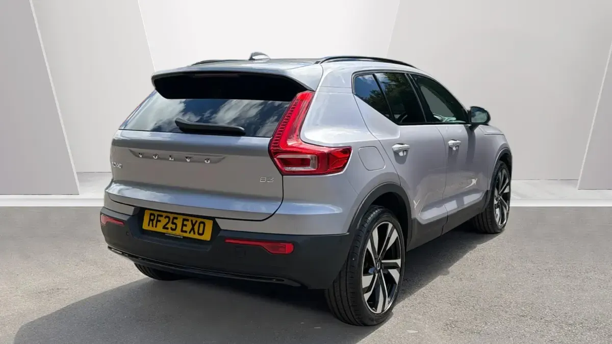 Used Volvo XC40 Ultra 163 HP (119 kW) 2025 Silver SUV