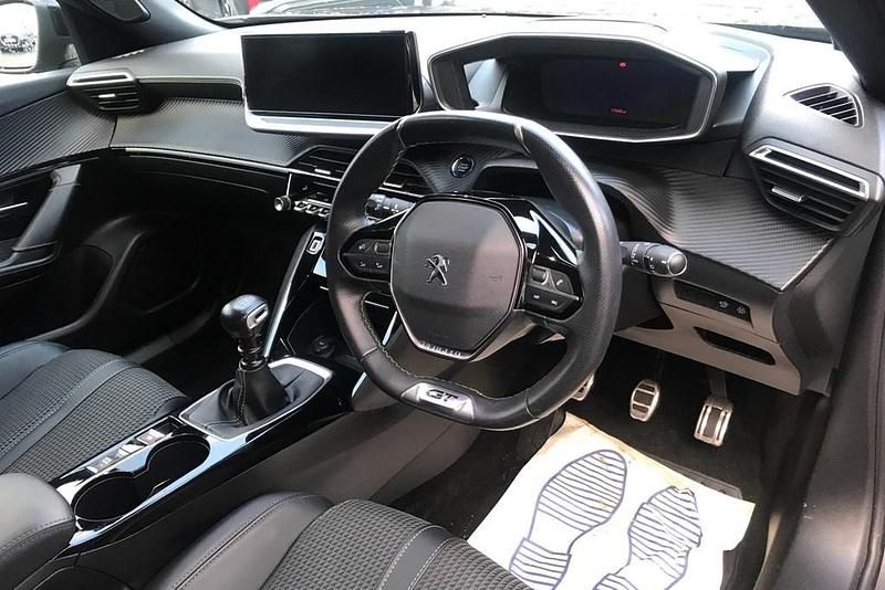 Used Peugeot 2008 GT 130 HP (95 kW) 2022 Grey SUV