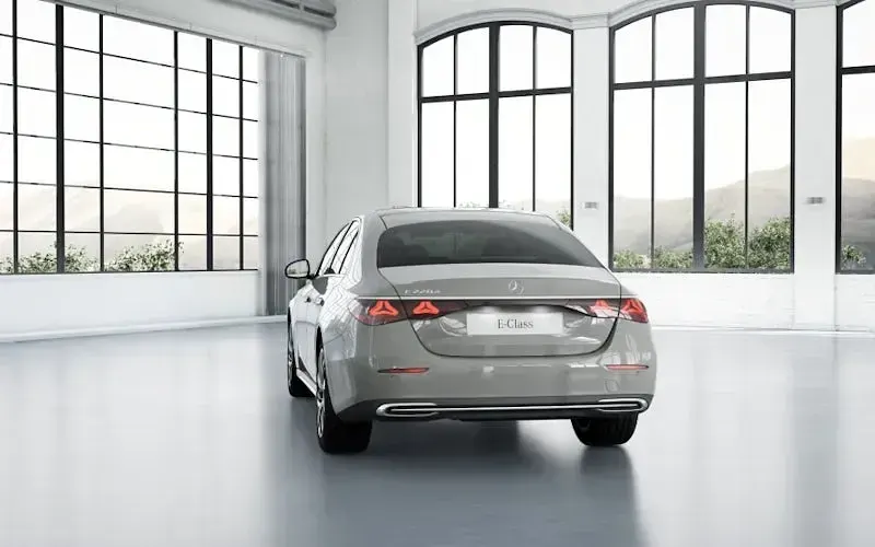 New Mercedes E220 Premium 197 HP (144 kW) 2026 Sedan