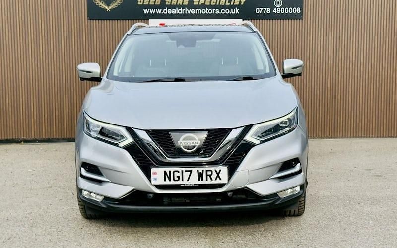 Used Nissan Qashqai Tekna 131 HP (96 kW) 2017 Silver SUV