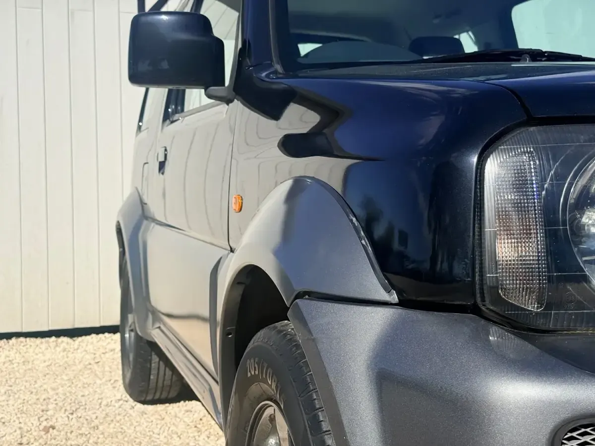 Used Suzuki Jimny 85 HP (62 kW) 2006 Black SUV
