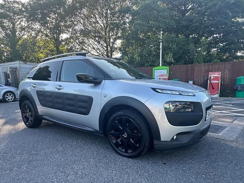 Used Citroën C4 Cactus Flair 100 HP (73 kW) 2015 Silver Hatchback