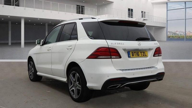 Used Mercedes E250 AMG line 2016 White Estate
