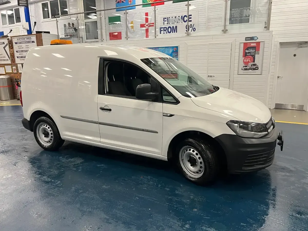 Used VW Caddy Startline 102 HP (75 kW) 2017 White MPV