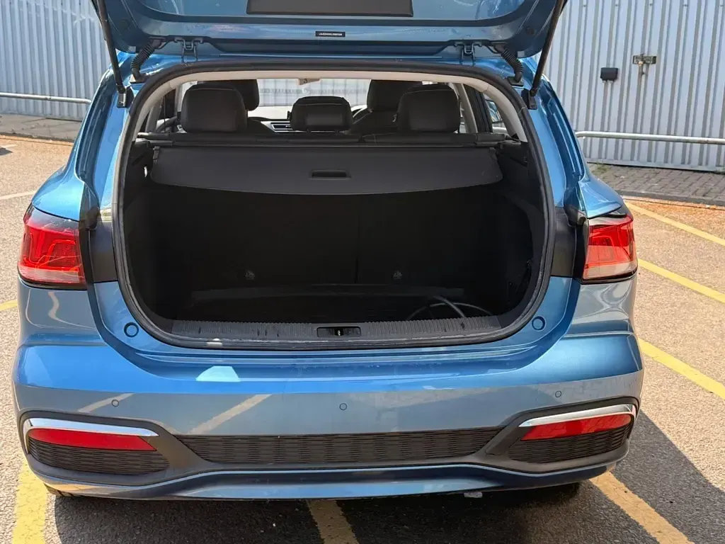 Used MG MG5 EV Exclusive 114 kW (156 HP) 2020 Blue Estate