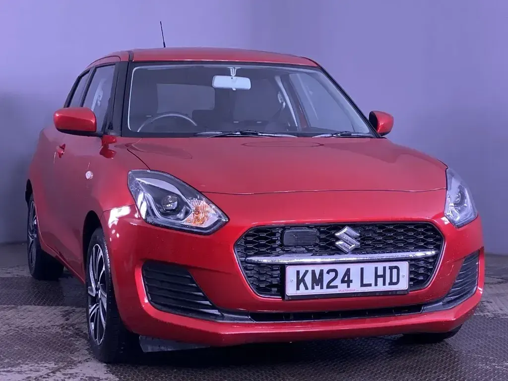 Usado Suzuki Swift SZ-L 83 CV (61 kW) 2024 Rojo Utilitario
