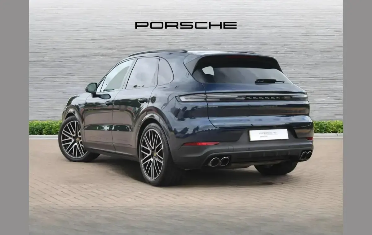 Used Porsche Cayenne S 468 HP (344 kW) 2024 Blue SUV