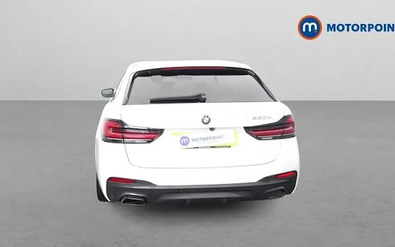 Usado BMW 530e M Sport 292 CV (214 kW) 2022 Blanco Familiar