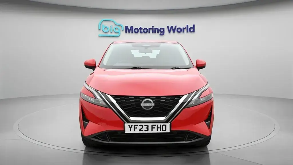 Used Nissan Qashqai Acenta Premium 140 HP (102 kW) 2023 Red SUV