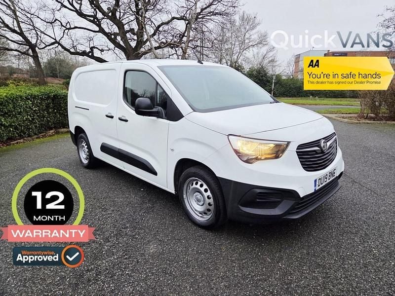 Used Vauxhall Combo Edition 100 HP (73 kW) 2019 White Van