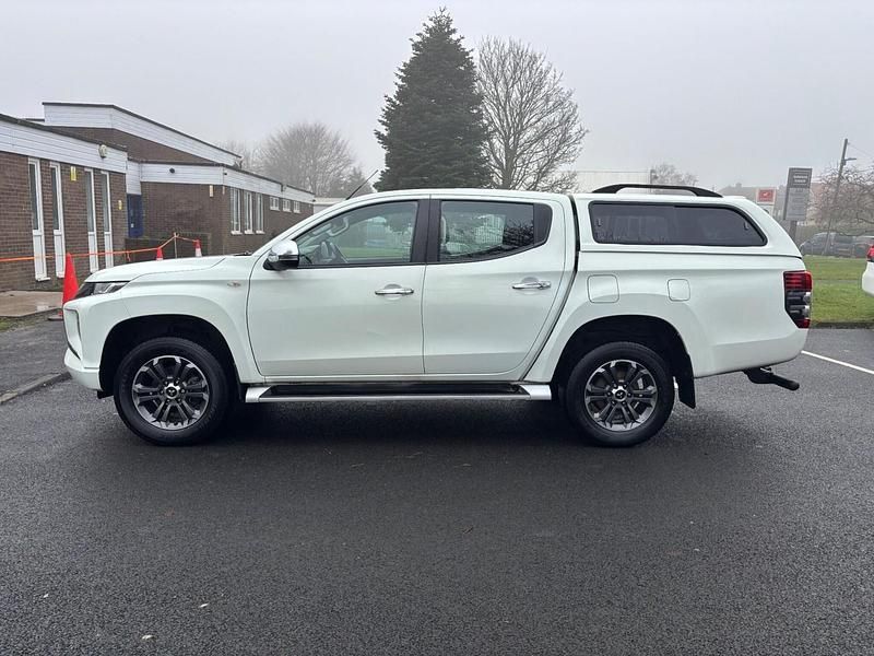 Used Mitsubishi L200 2021 White Pickup