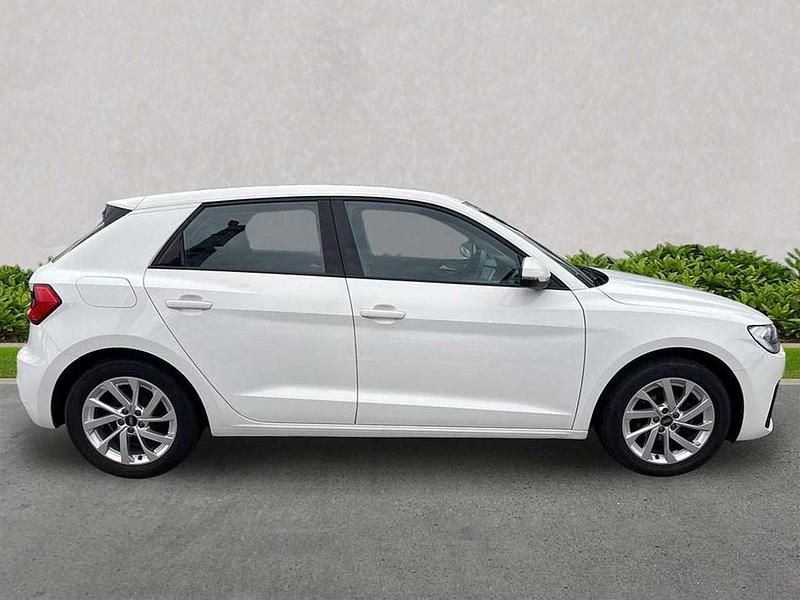 Used Audi A1 Sport 94 HP (69 kW) 2022 White SUV