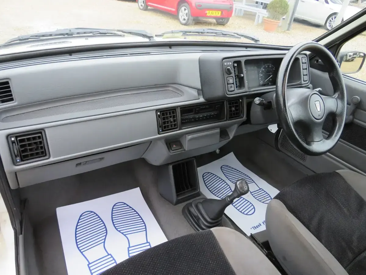 Used Rover 100 60 HP (44 kW) 1995 White Hatchback