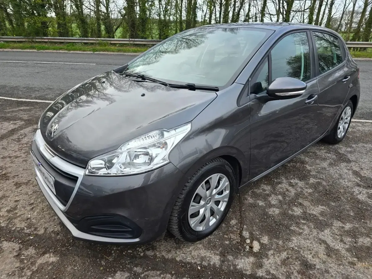 Second-hand Peugeot 208 Access 100 CP (73 kW) 2018 Gri Hatchback