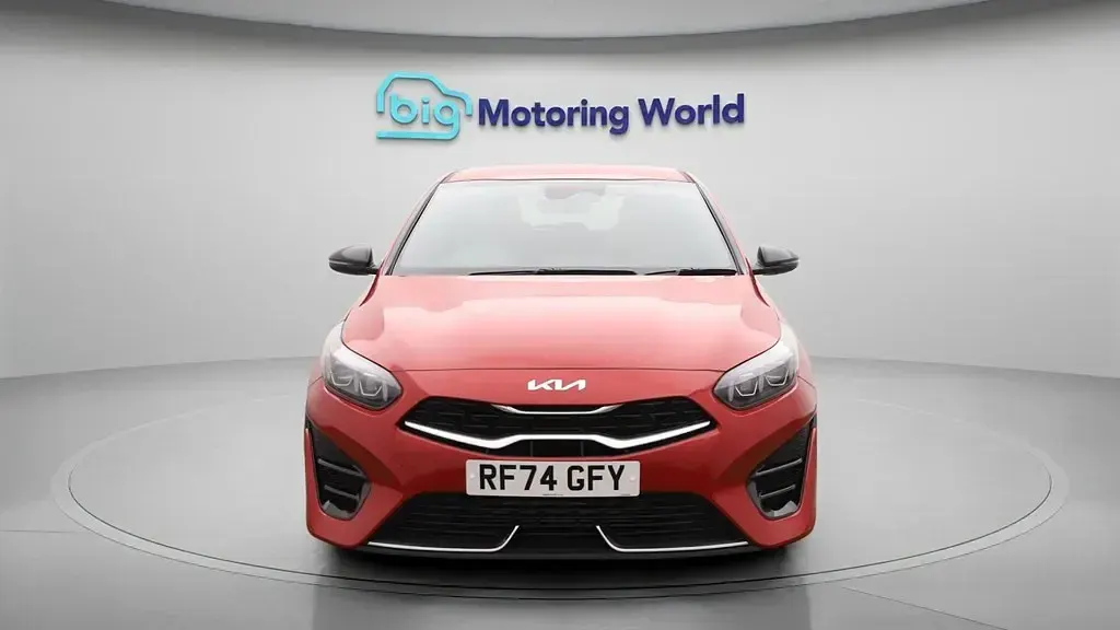 Usado Kia Ceed GT-Line 138 HP (101 kW) 2025 Vermelho Citadino