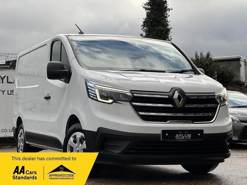 Used Renault Trafic Business 2022 White MPV