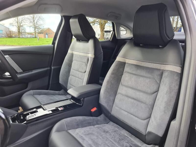 Black Used 2024 Citroën e-C4 SUV | £19,995 (Expensive) - Image 1/4
