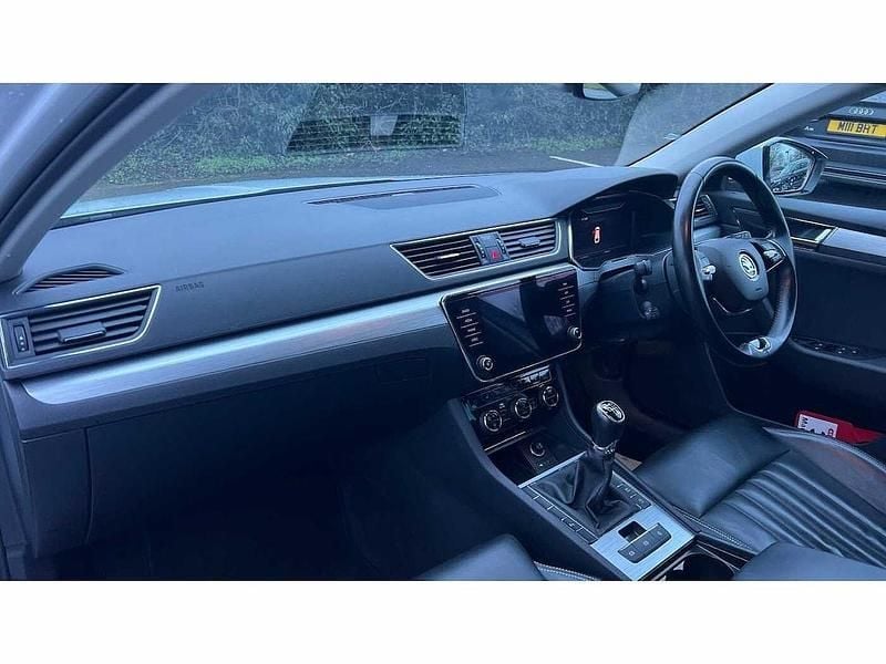 Used Skoda Superb SE Technology 150 HP (110 kW) 2022 White Estate