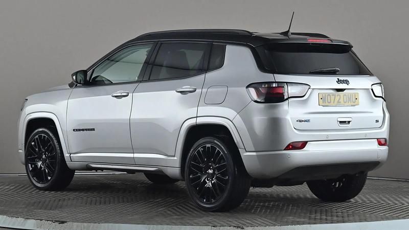 Used Jeep Compass 240 HP (176 kW) 2023 Silver/black SUV
