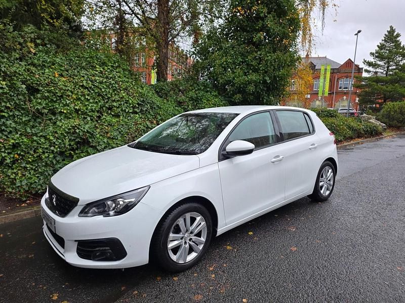 Used Peugeot 308 Active Premium 130 HP (95 kW) 2021 White Hatchback