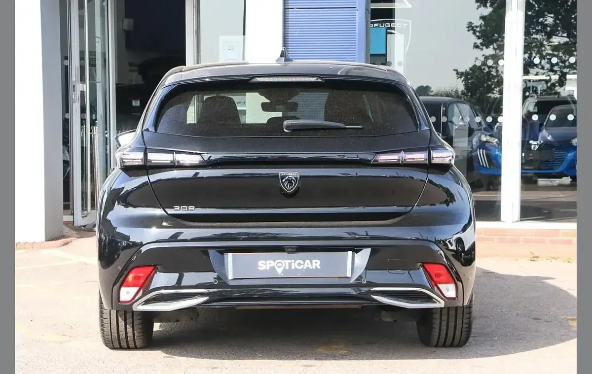Used Peugeot 308 Allure Premium 129 HP (94 kW) 2022 Black Hatchback