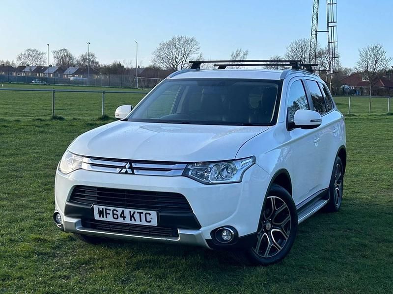Used Mitsubishi Outlander 2014 White SUV