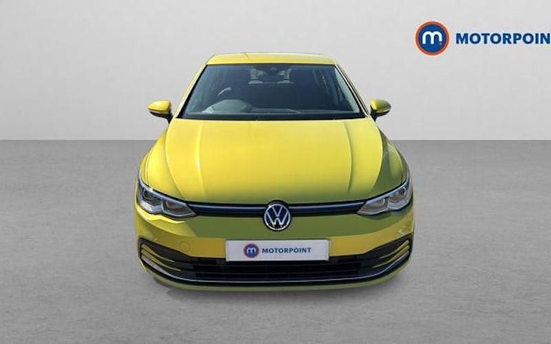 Second-hand VW Golf VII Style 150 CP (110 kW) 2020 Galben Hatchback