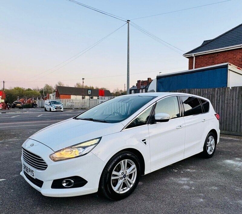White Used 2018 Ford S-MAX Titanium MPV | £10,990 (Good price) - Image 1/3