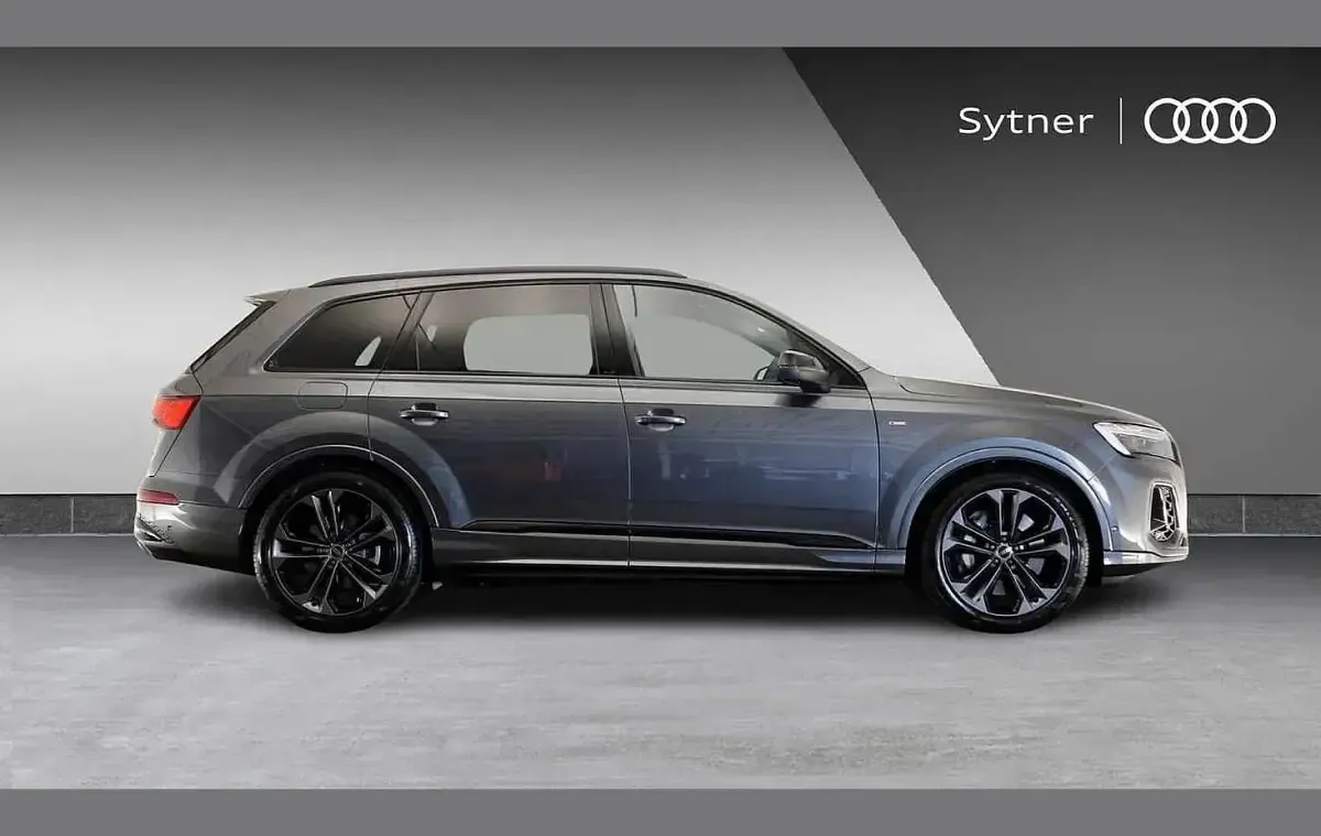 New Audi Q7 Black Edition 389 HP (286 kW) 2026 Grey SUV
