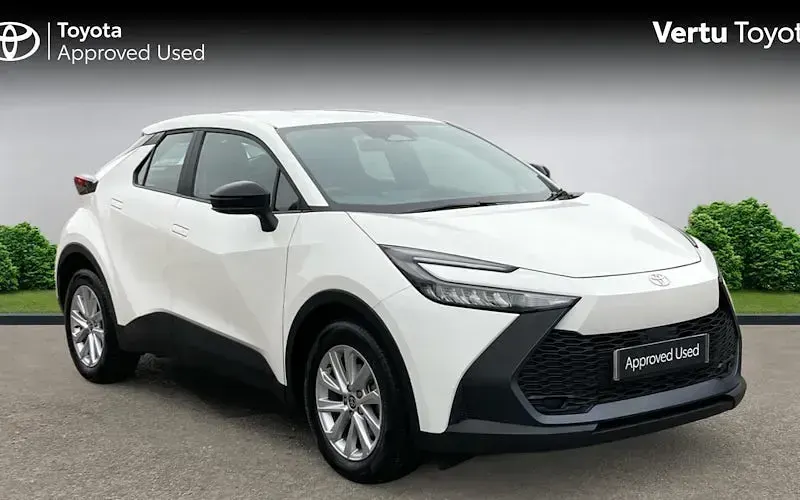 Used Toyota C-HR 140 HP (102 kW) 2025 SUV