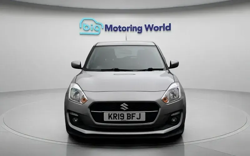Used Suzuki Swift 90 HP (66 kW) 2019 Silver Hatchback