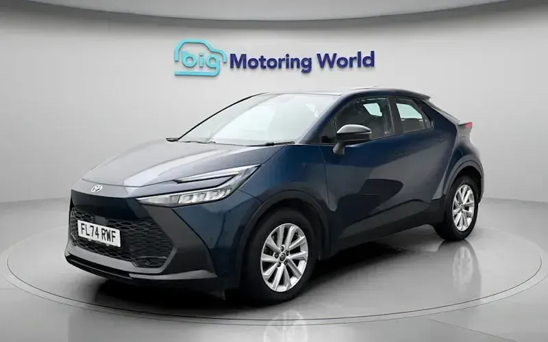 Second-hand Toyota C-HR 140 CP (102 kW) 2026 SUV