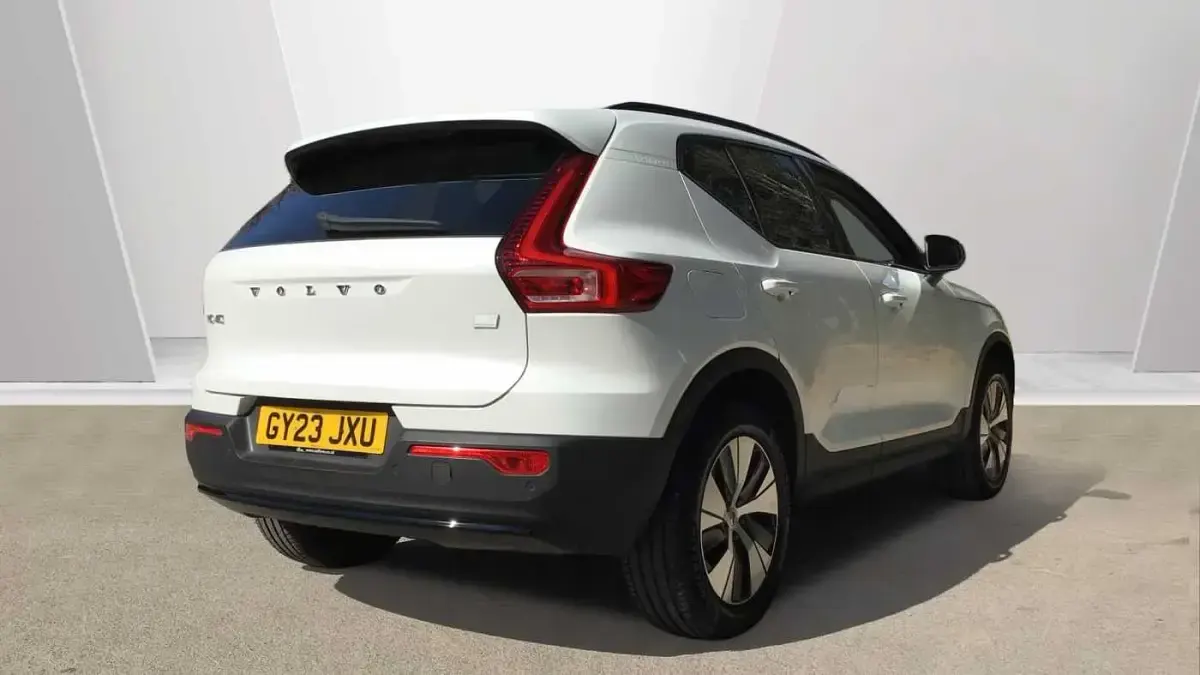 Used Volvo XC40 Plus 208 HP (152 kW) 2024 SUV