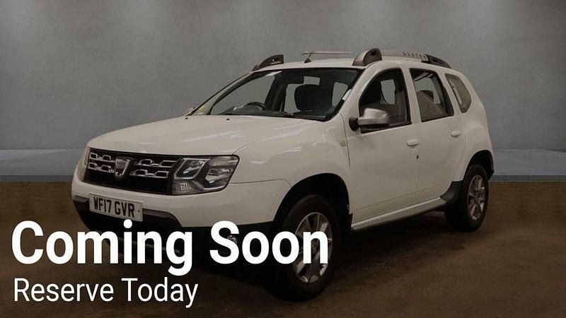 Used Dacia Duster Lauréate 110 HP (80 kW) 2017 White SUV