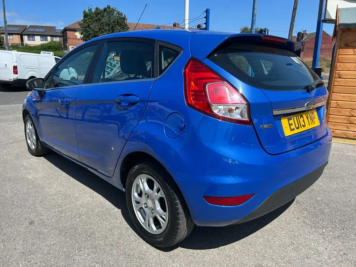 Used Ford Fiesta Zetec 2013 Blue Hatchback