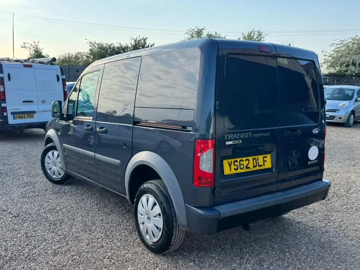 Begagnad Ford Transit Connect Trend 110 HK (80 kW) 2012 Blå Minibuss