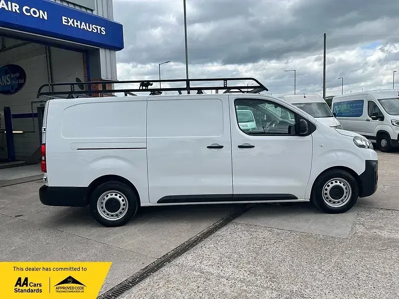 Used Citroën Dispatch 2022 White MPV