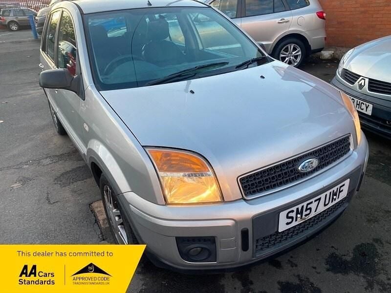 Silver Used 2007 Ford Fusion Zetec Hatchback | £1,895 (Fair price) - Image 1/4
