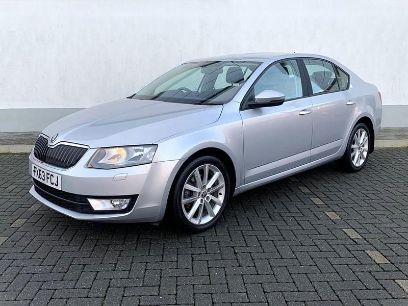 Used Skoda Octavia Elegance 140 HP (102 kW) 2013 Silver Hatchback