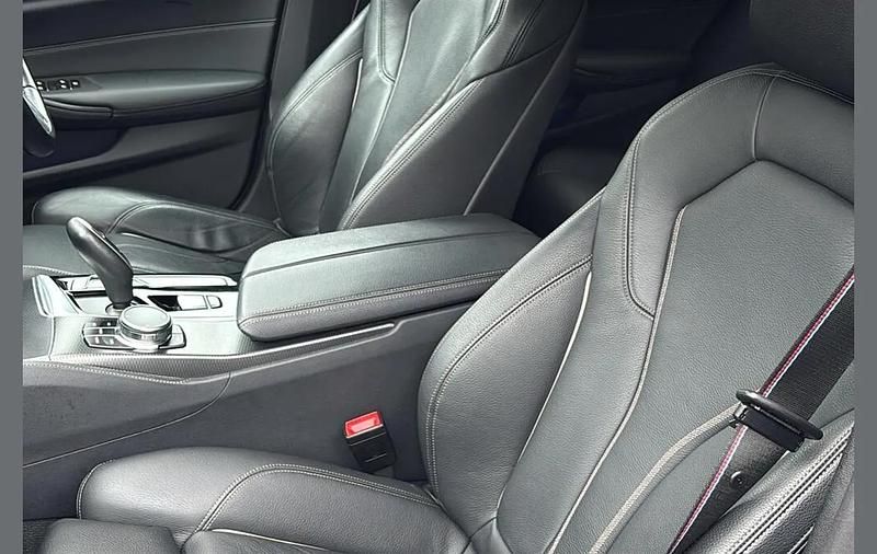 Usado BMW 520 M Sport 187 CV (137 kW) 2023 Negro Familiar
