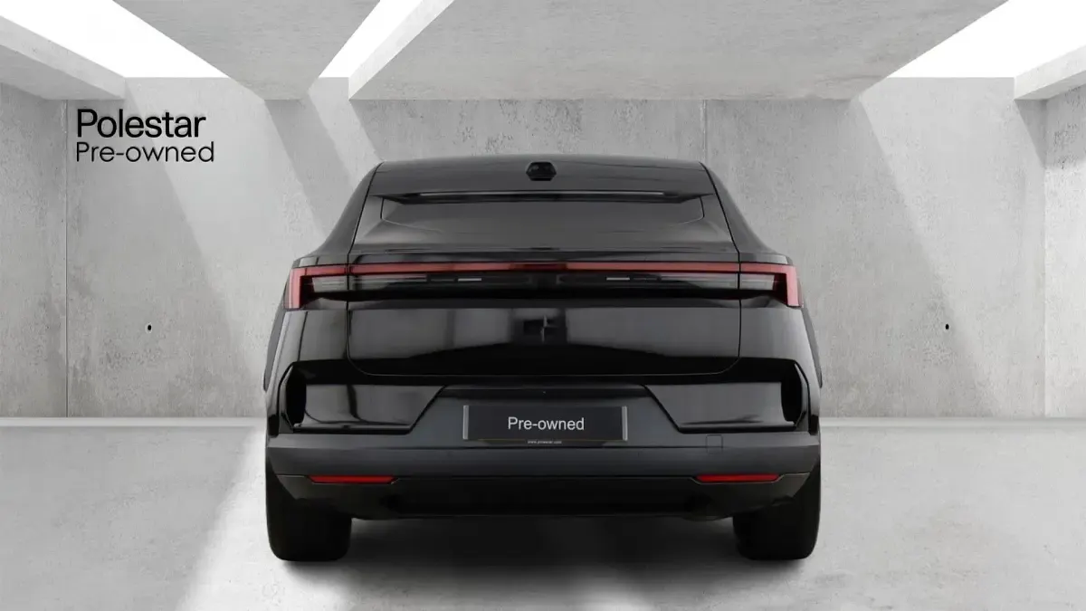 Begagnad Polestar 4 Plus 200 kW (272 HK) 2025 Svart SUV