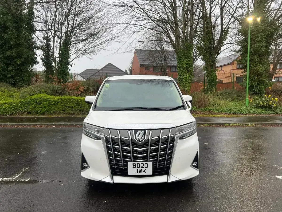 Used Toyota Alphard 182 HP (133 kW) 2026 White MPV