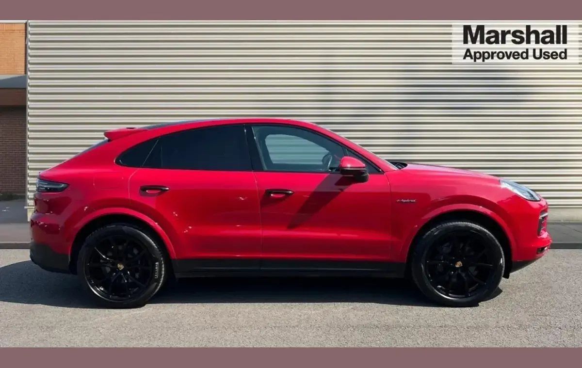 Used Porsche Cayenne E-Hybrid 456 HP (335 kW) 2021 Red SUV