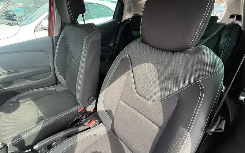 Used Renault Clio Iconic 90 HP (66 kW) 2019 Red Hatchback