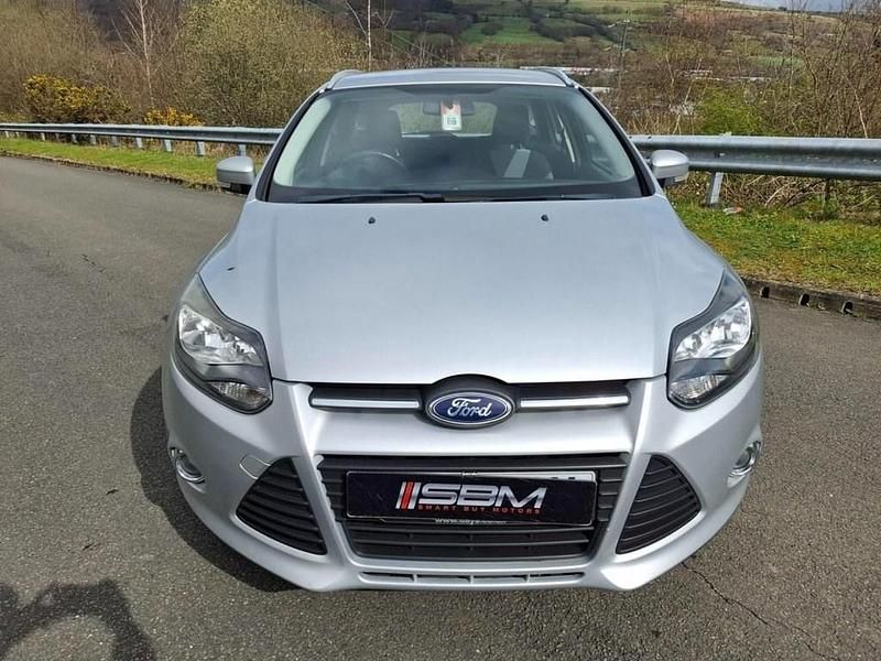 Used Ford Focus Zetec 125 HP (91 kW) 2012 Silver Estate